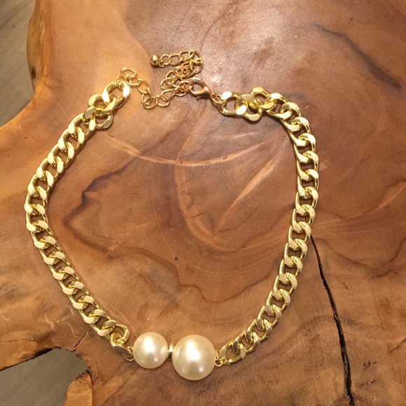 Gorgeous gold chain +Pearl statement necklace - Picture 4 of 7